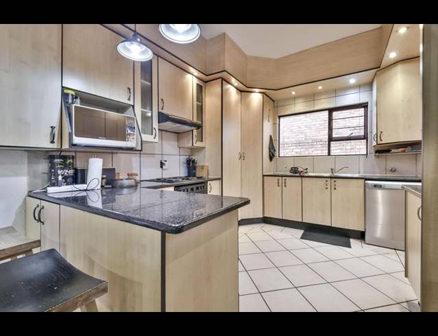 4 BEDROOM CLUSTER FOR SALE IN MEYERSDAL